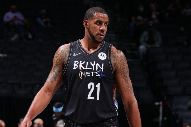 媒体中引发 媒体中引发