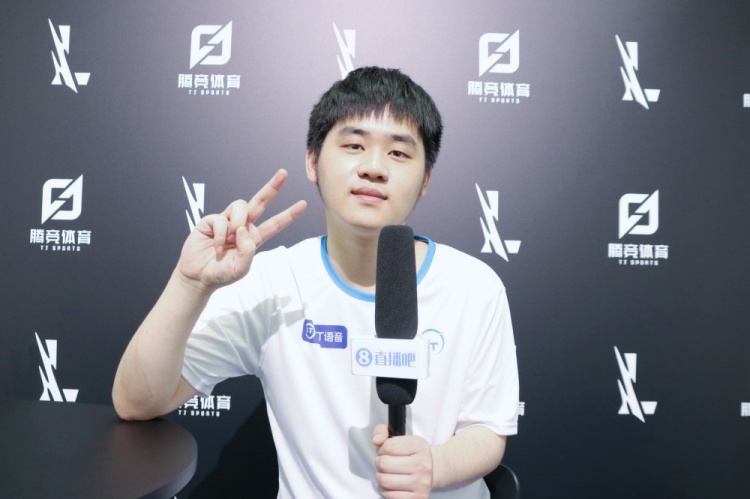 三个维度展 三个维度展